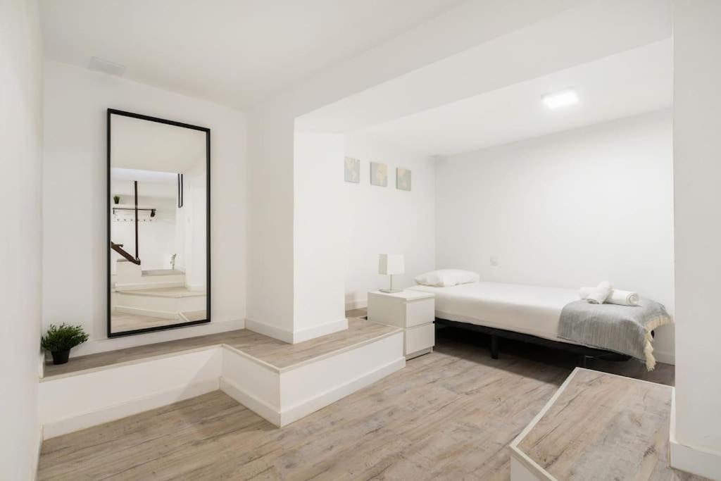 Апартаменты Charming Flat In Madrid-Rio Экстерьер фото